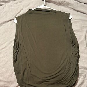 Cut off top. With side scrunched. Xl women’s Old Navy. Worn once.